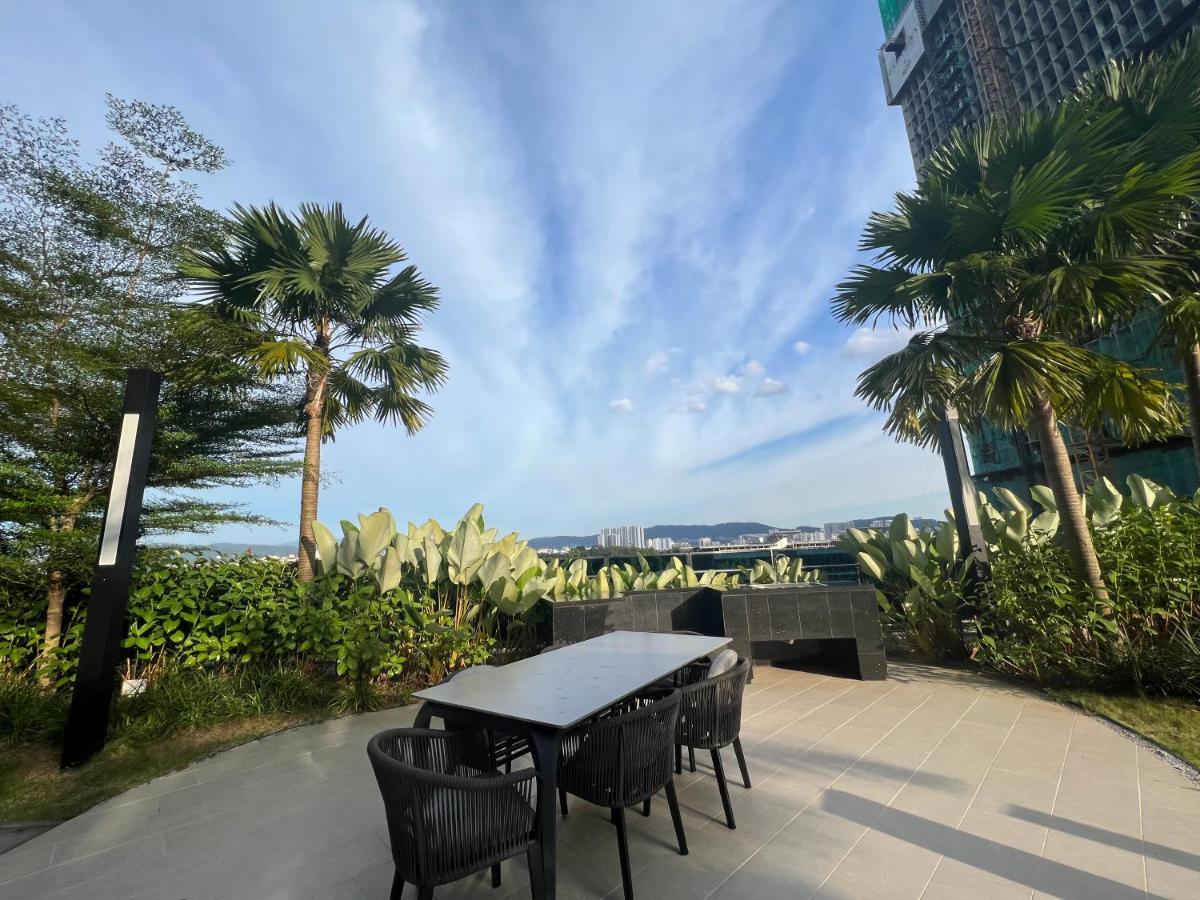 Luxury Suites At Eaton Klcc Kuala Lumpur Exterior photo