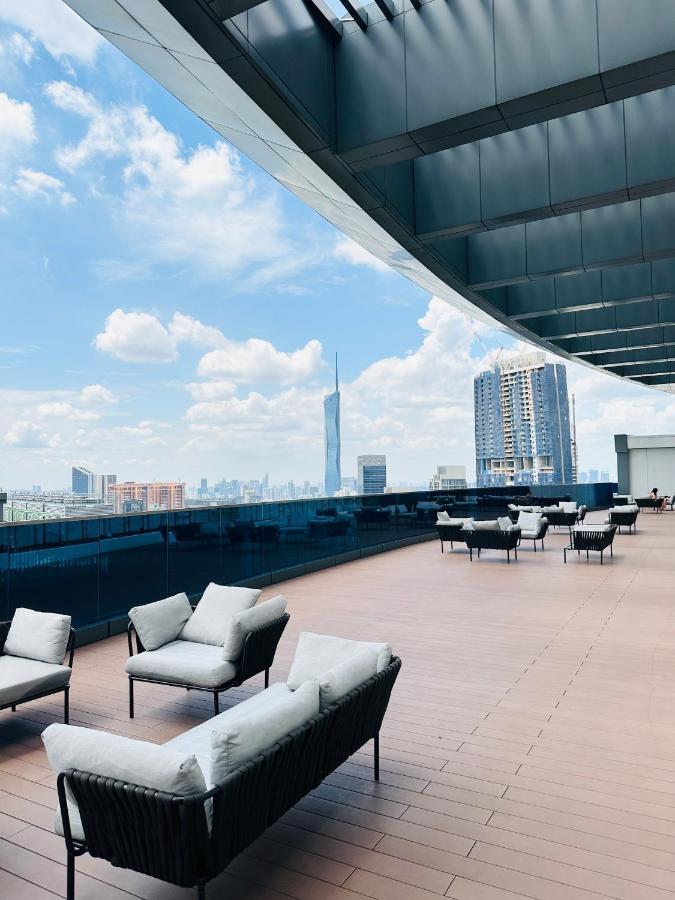 Luxury Suites At Eaton Klcc Kuala Lumpur Exterior photo